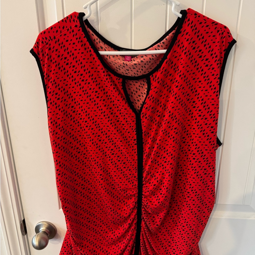 Vince Camuto Red and Black Sleeveless Blouse